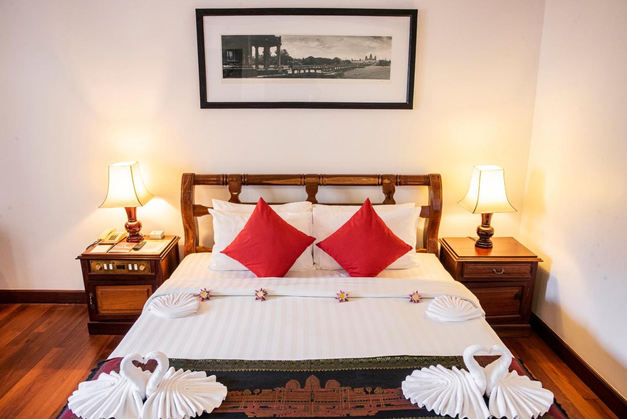 The Suite By Royal Crown Hotel Siem Reap Exterior foto