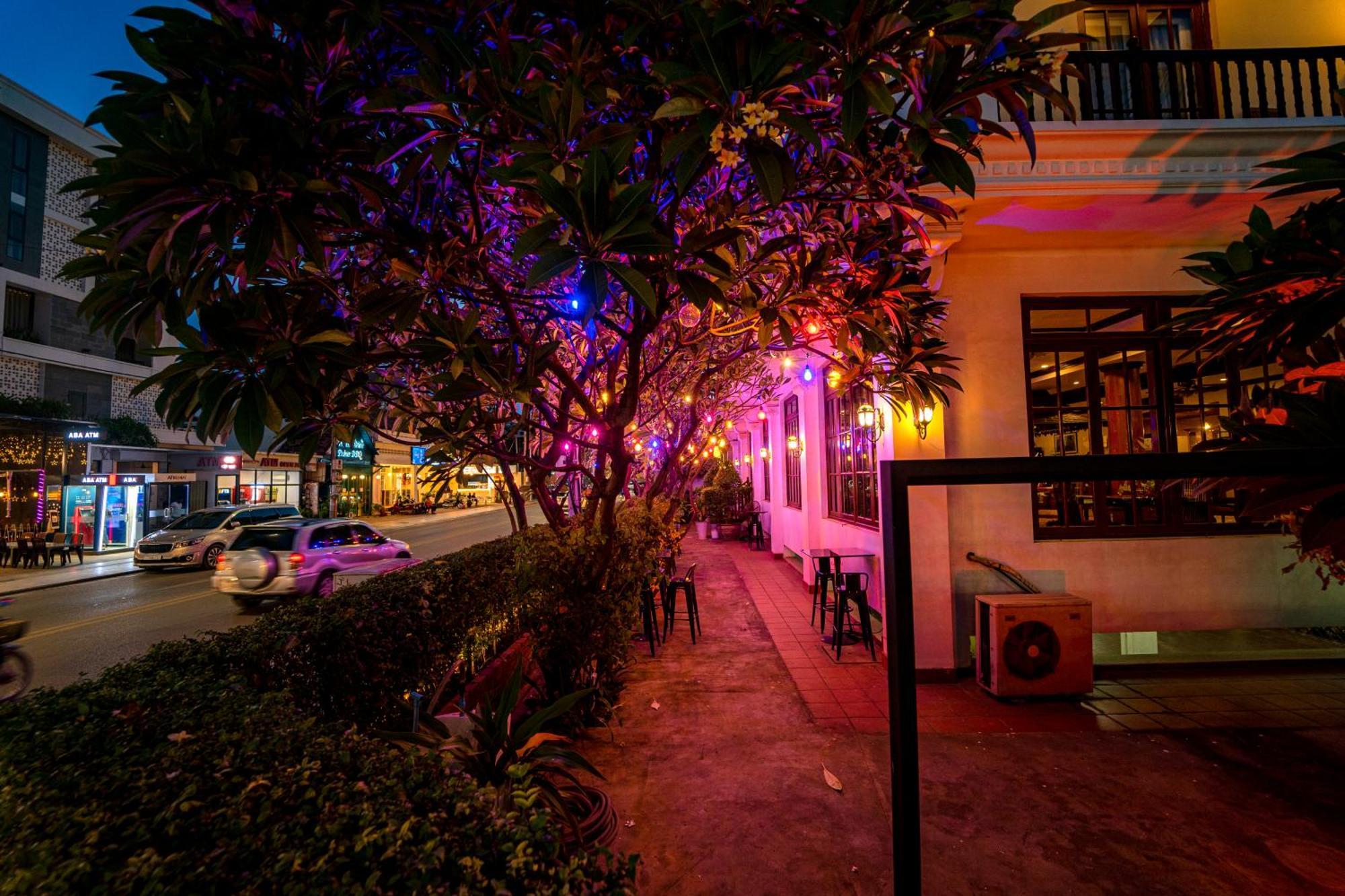 The Suite By Royal Crown Hotel Siem Reap Exterior foto