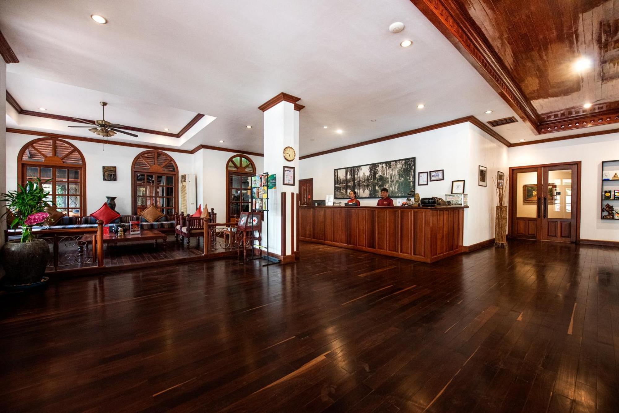 The Suite By Royal Crown Hotel Siem Reap Exterior foto