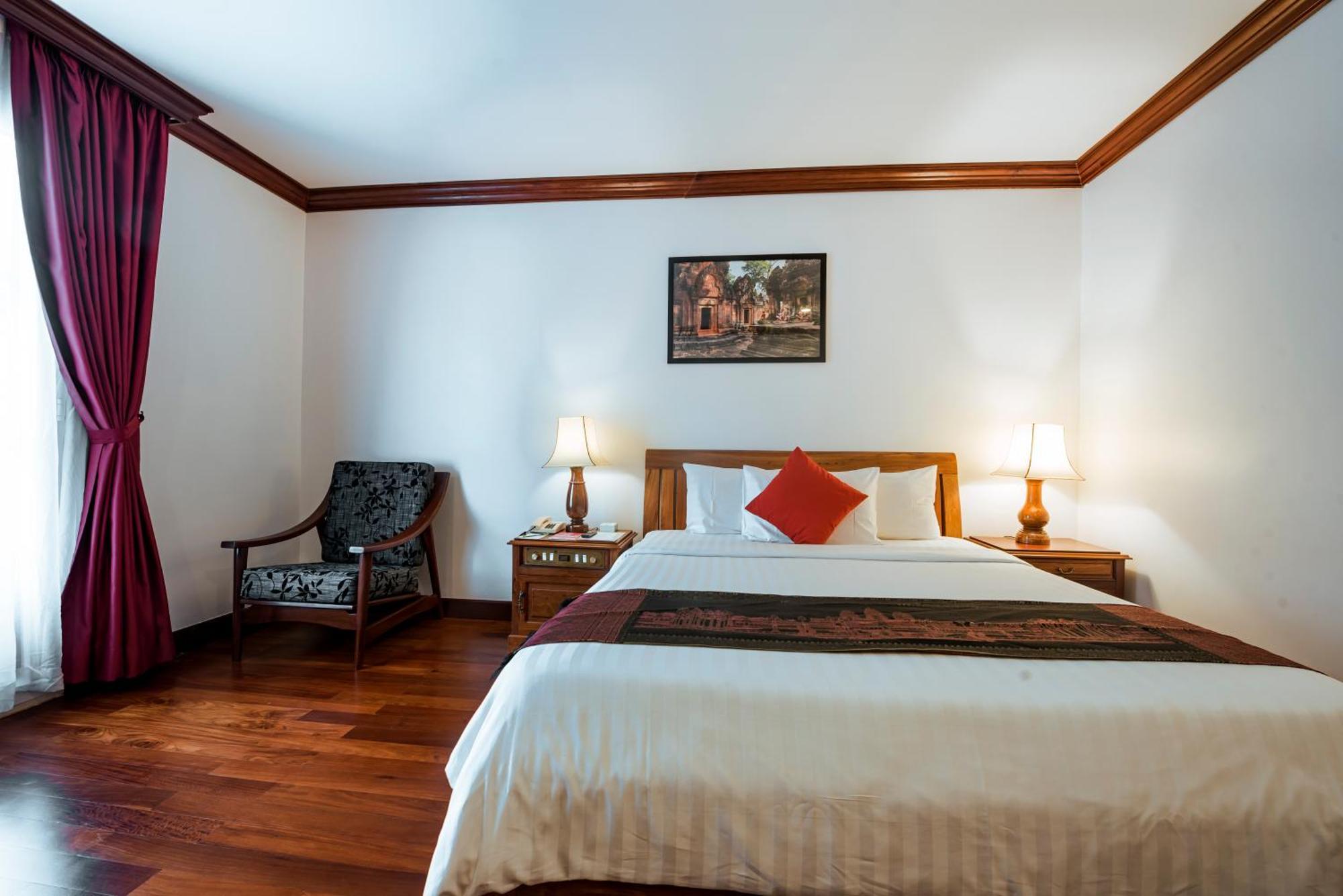 The Suite By Royal Crown Hotel Siem Reap Exterior foto