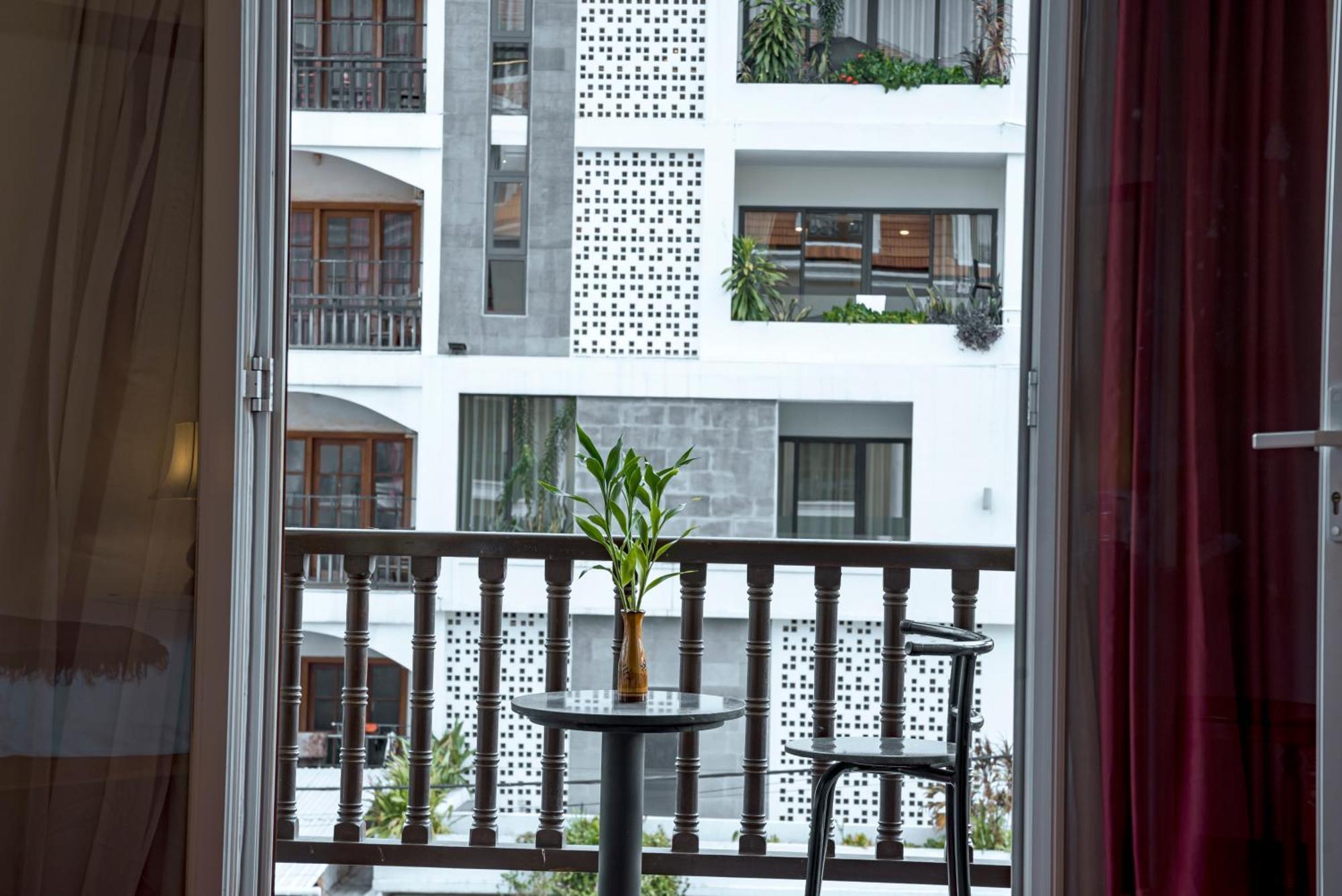 The Suite By Royal Crown Hotel Siem Reap Exterior foto