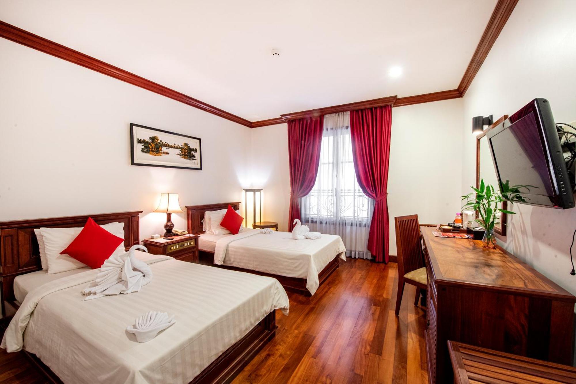 The Suite By Royal Crown Hotel Siem Reap Exterior foto