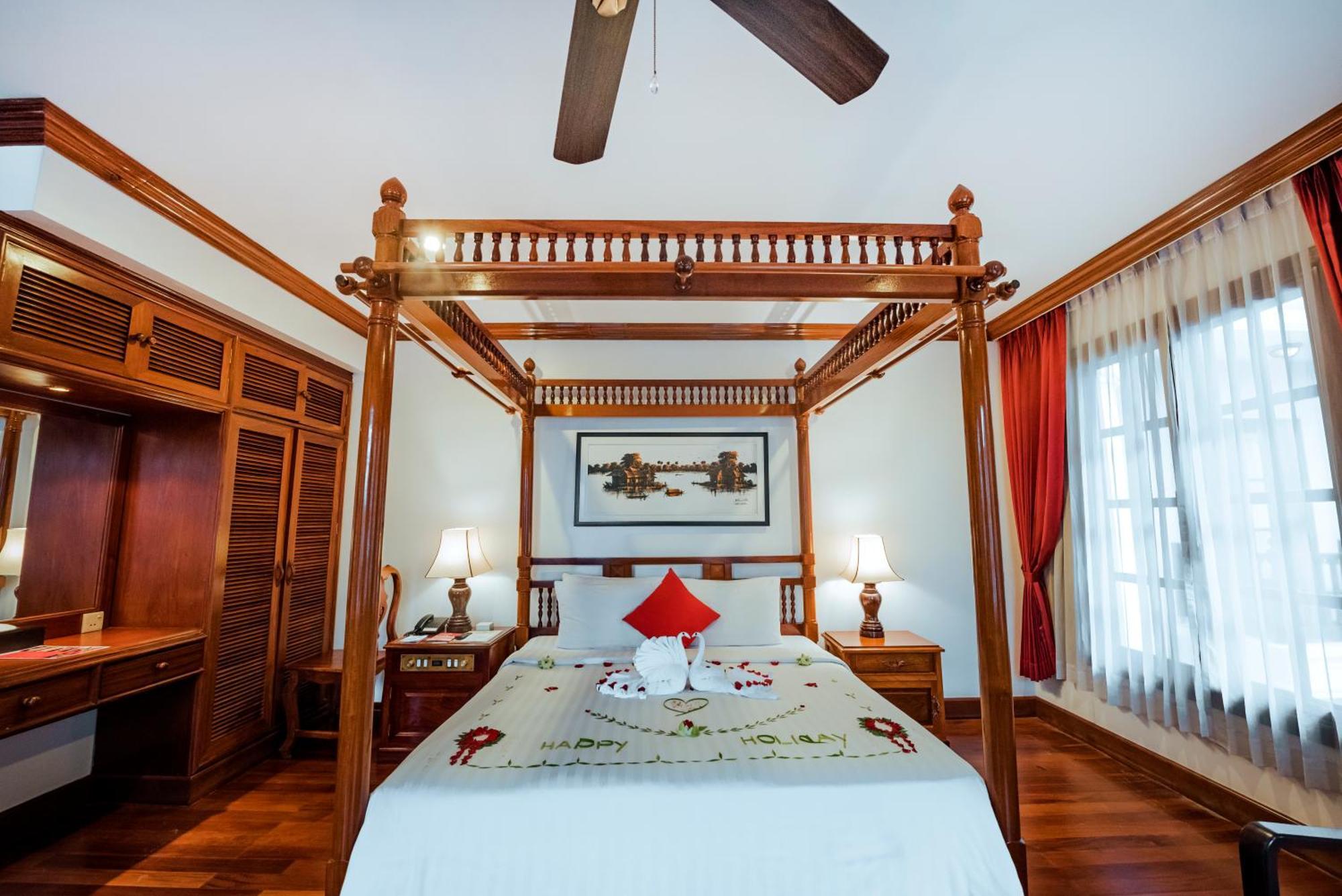 The Suite By Royal Crown Hotel Siem Reap Exterior foto