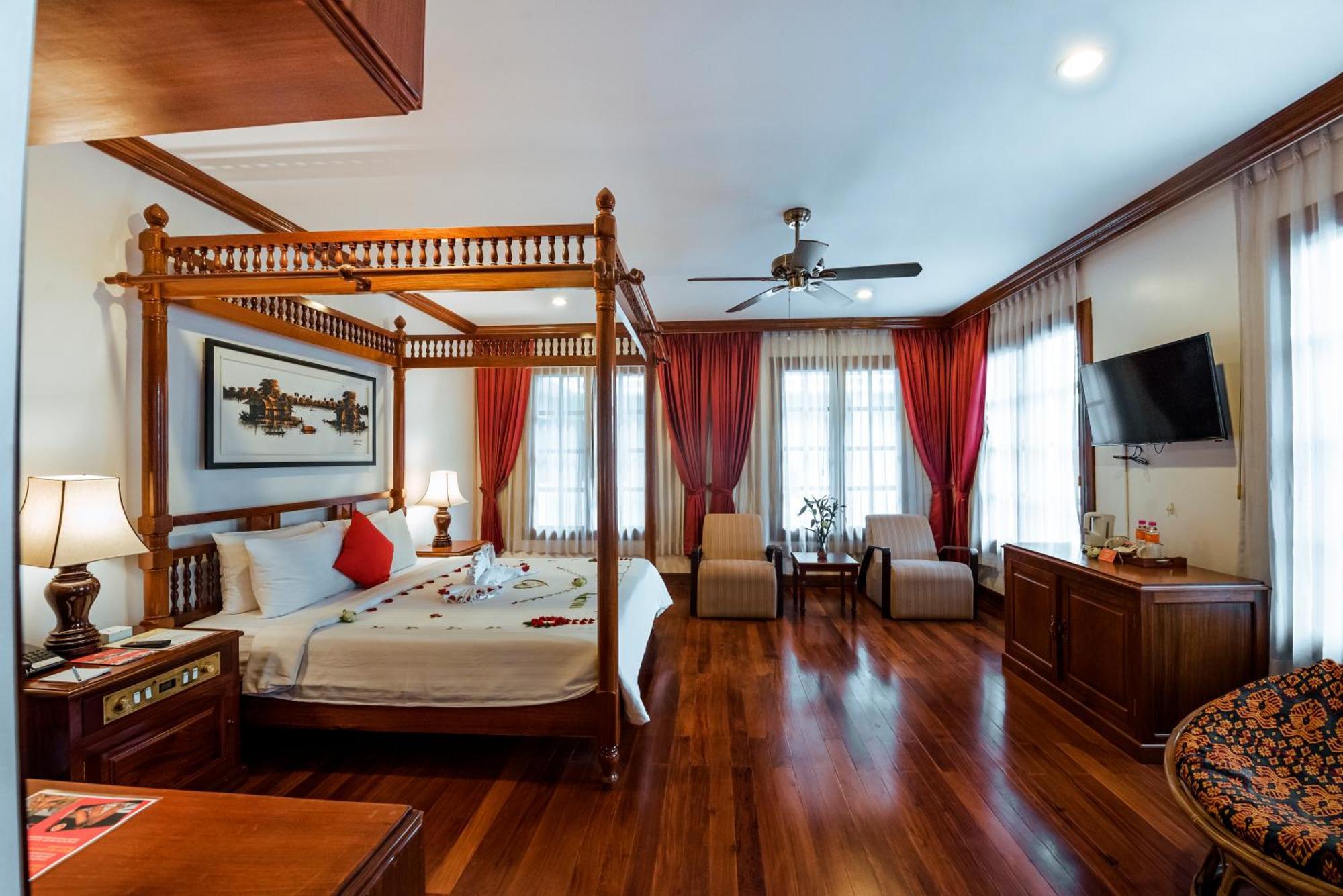 The Suite By Royal Crown Hotel Siem Reap Exterior foto