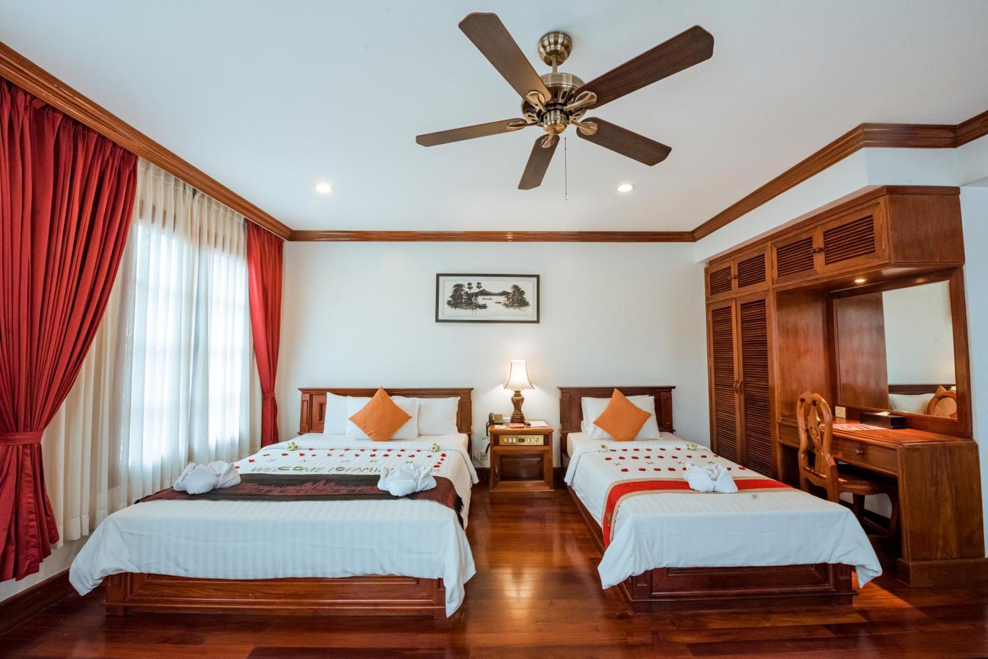The Suite By Royal Crown Hotel Siem Reap Exterior foto