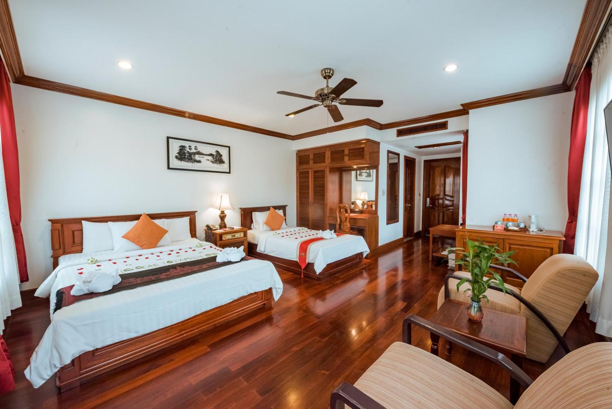 The Suite By Royal Crown Hotel Siem Reap Exterior foto