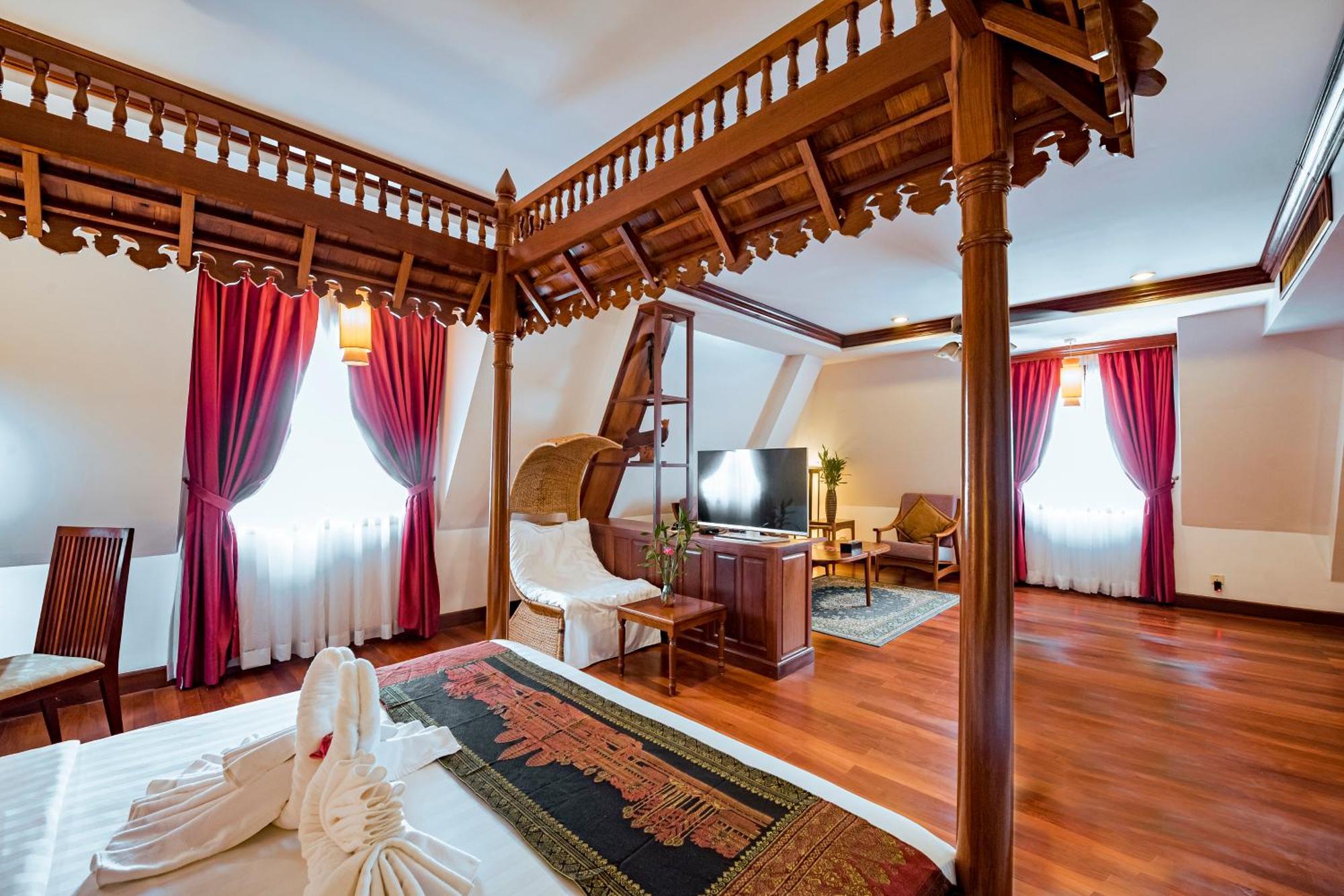 The Suite By Royal Crown Hotel Siem Reap Exterior foto